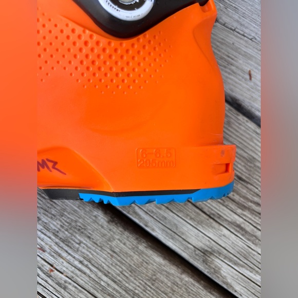 Tecnica Mach1 LV 130 Flex size 25.5 Ski Boot - Picture 12 of 13